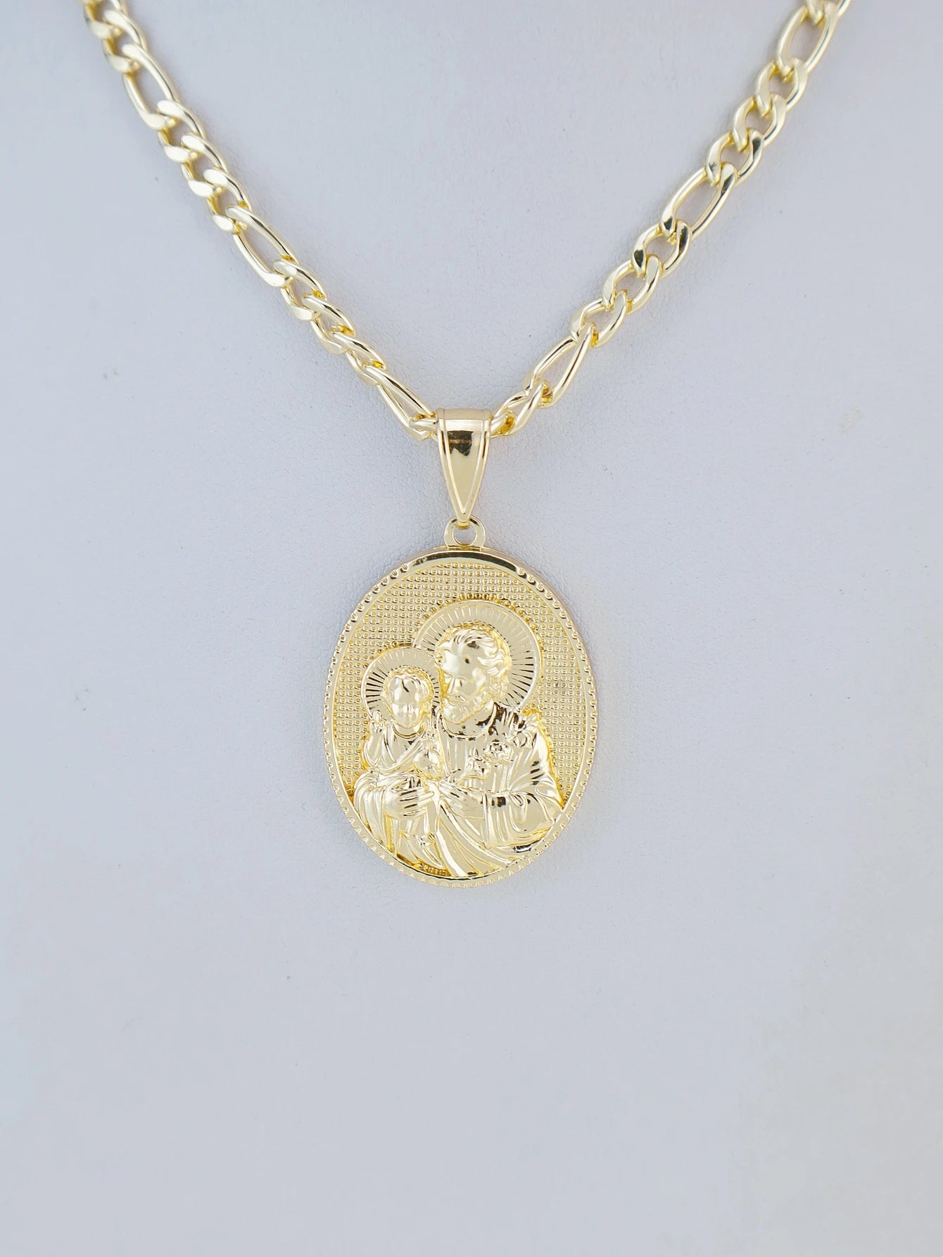 Virgin Mary Medal Necklace – 14K Gold Plated Catholic Pendant