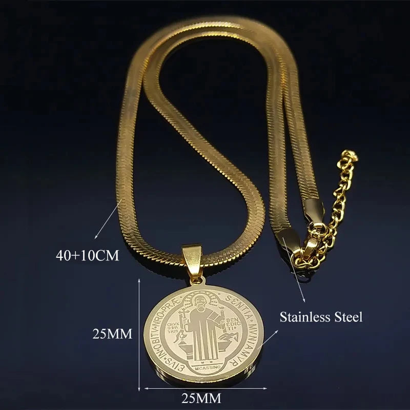 Gold necklace with a pendant on a dark background, showing measurements.