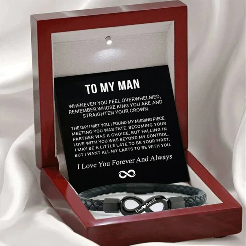 Bracelet set with romantic message card in a wooden box